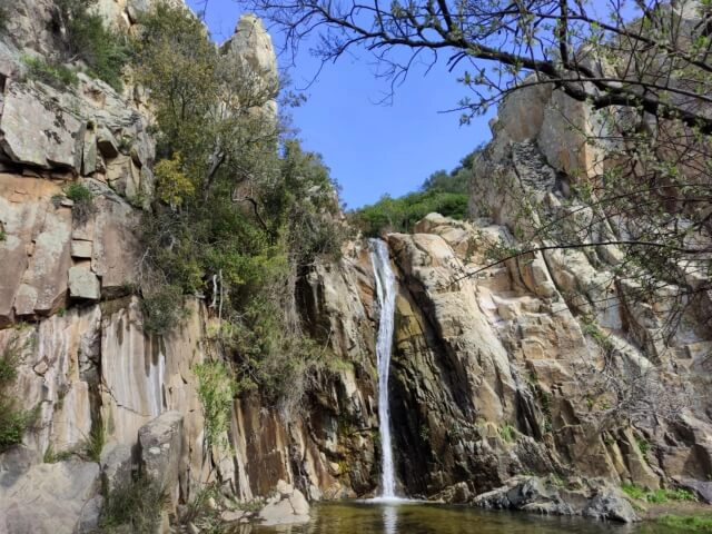 Nell'immagine, la cascata di San Pietro Paradiso in Sardegna.